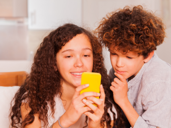 Regulate Summer Screen Time for Your Child with ADHD and Yourself